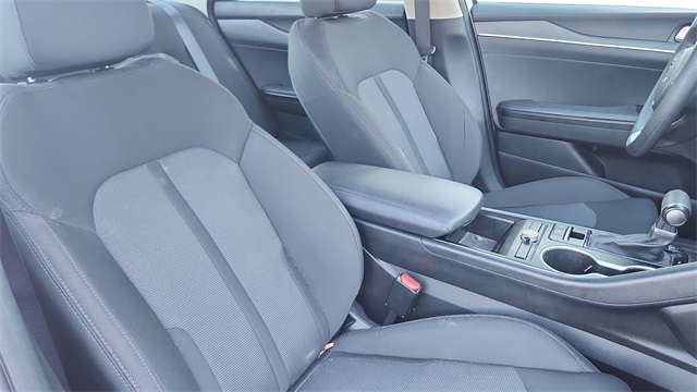 2023 Kia K5 LXS Image 11 of 28