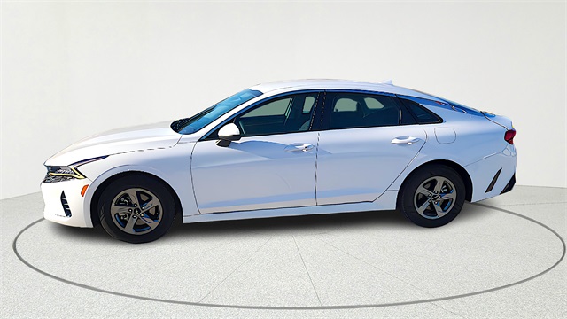 2023 Kia K5 LXS Image 2 of 28