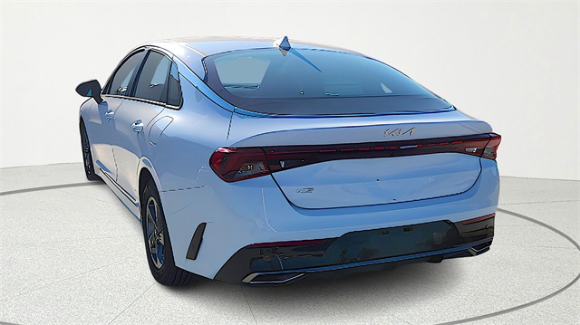 2023 Kia K5 LXS Image 8 of 28