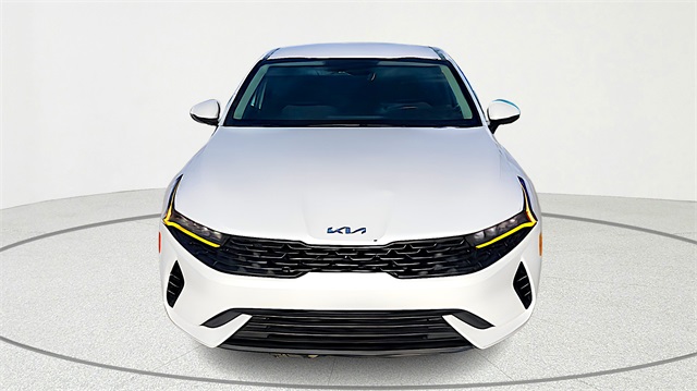 2023 Kia K5 LXS Image 3 of 28