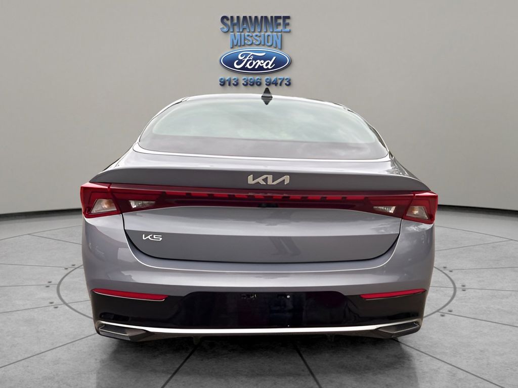 Vehicle image 4 of 26