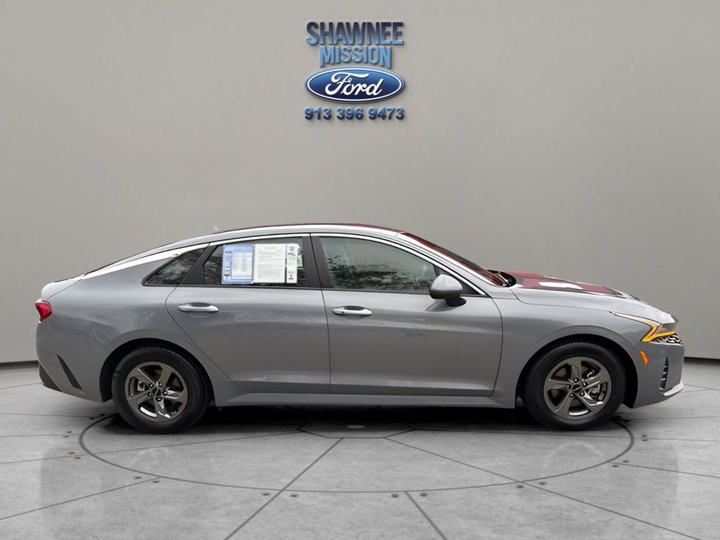Vehicle image 6 of 26