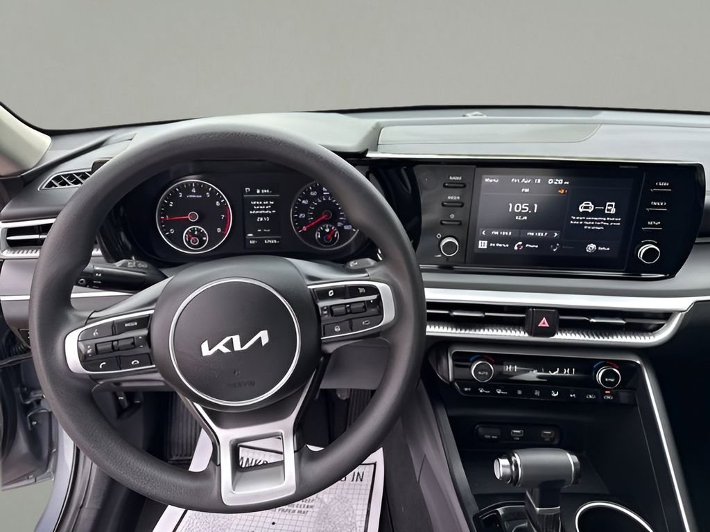 Vehicle image 15 of 26