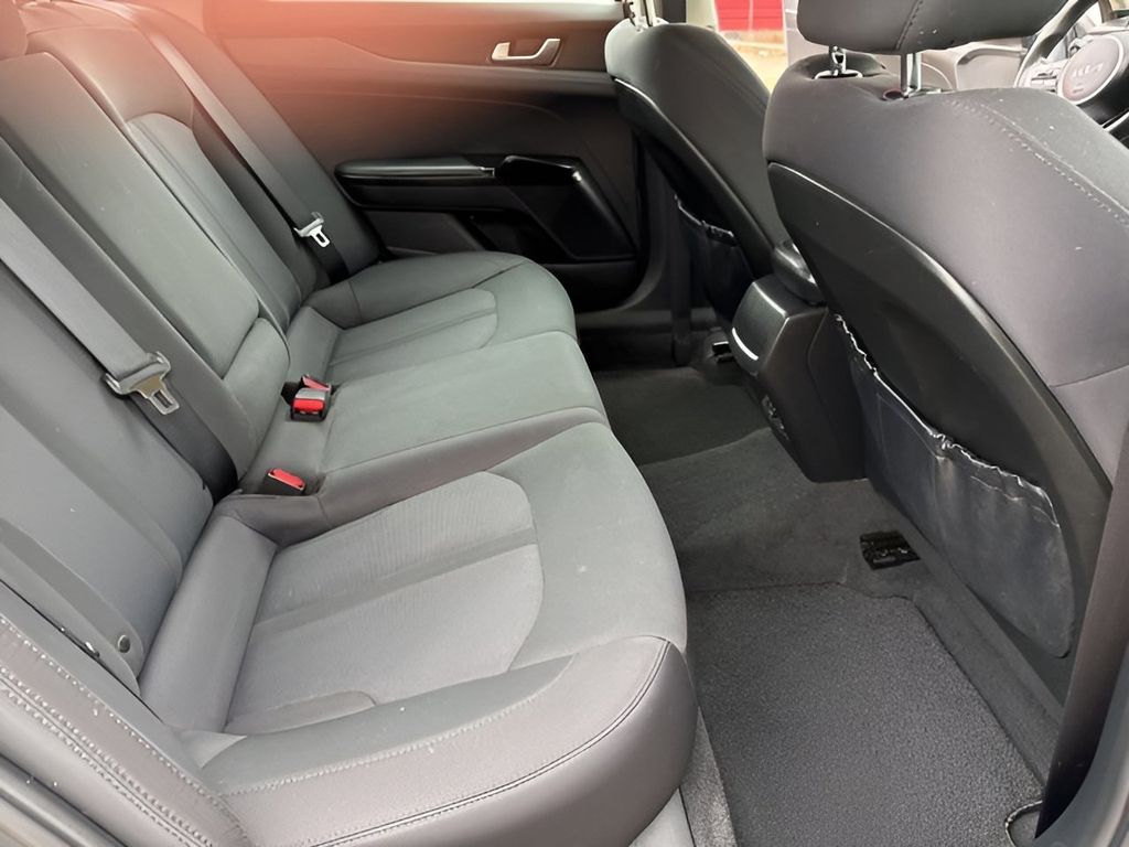 Vehicle image 11 of 26