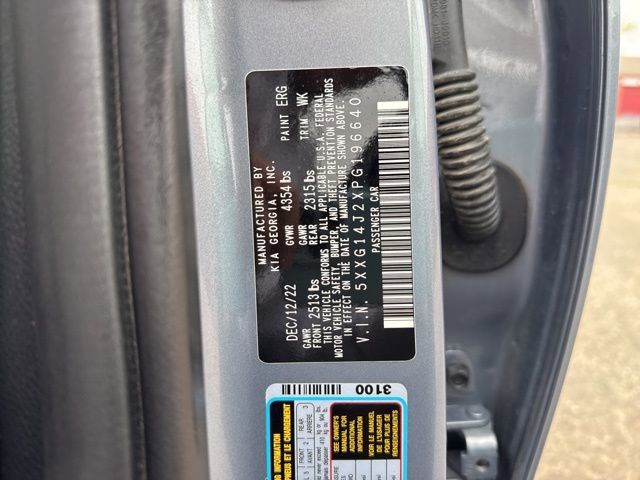 Vehicle image 24 of 26