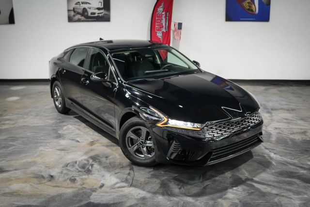 2023 Kia K5 LXS Image 3 of 44