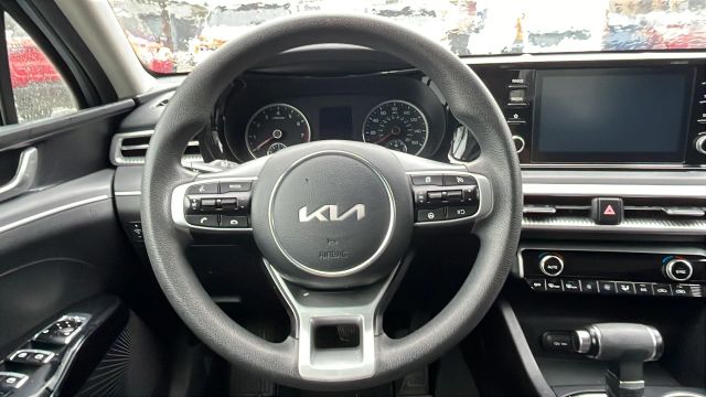 2023 Kia K5 LXS Image 11 of 15