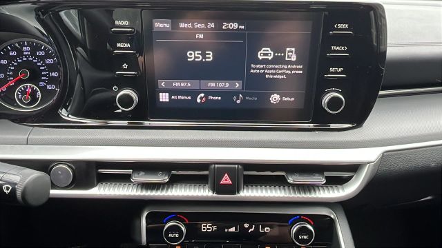 2023 Kia K5 LXS Image 14 of 15