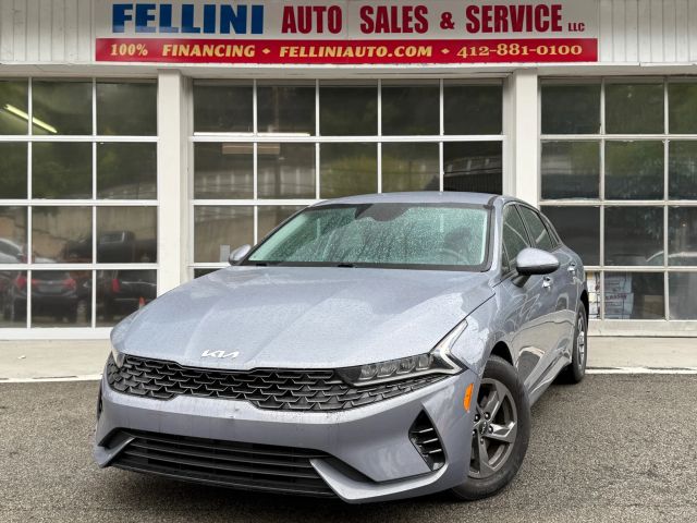 2023 Kia K5 LXS Image 2 of 15