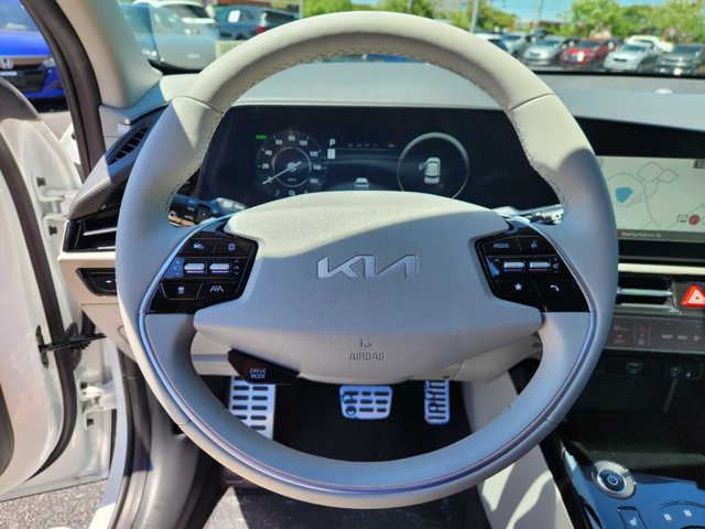 Vehicle image 16 of 29