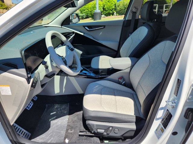 Vehicle image 13 of 29