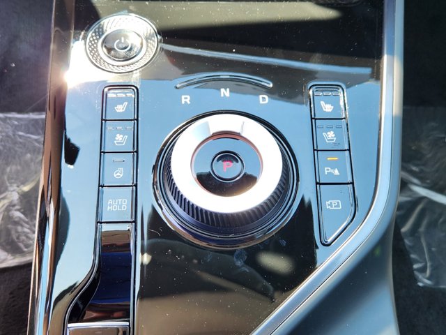 Vehicle image 23 of 29