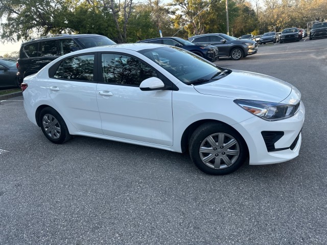 Vehicle image 4 of 18