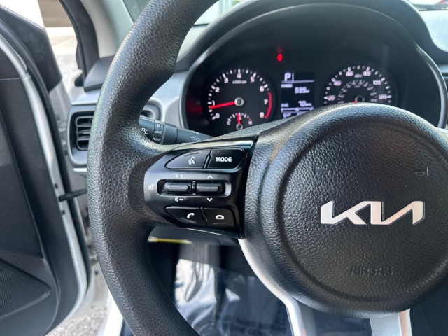Vehicle image 14 of 18