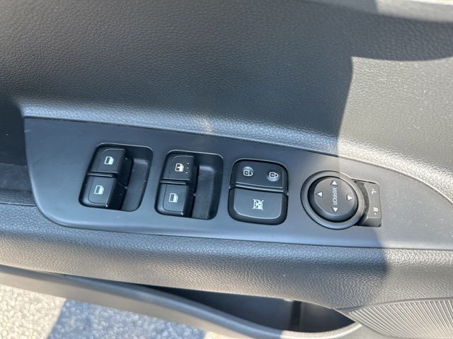 Vehicle image 27 of 31