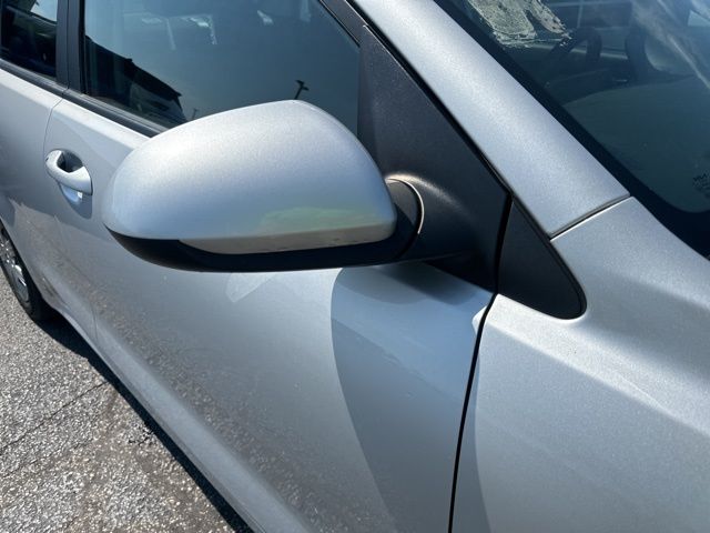 Vehicle image 26 of 31
