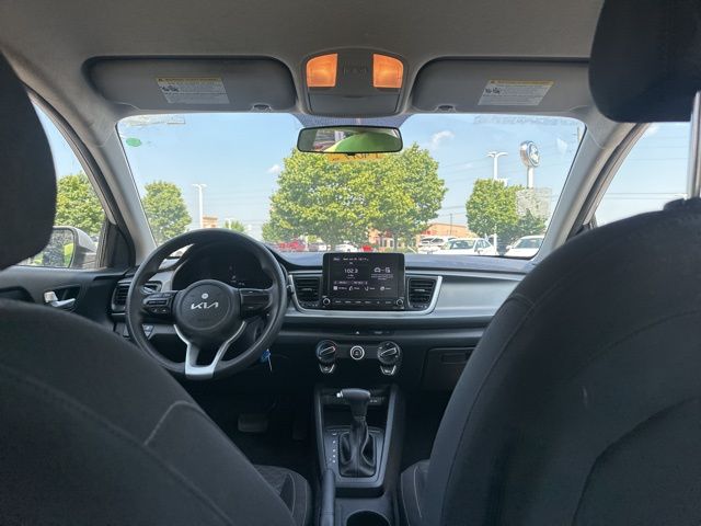 Vehicle image 10 of 31