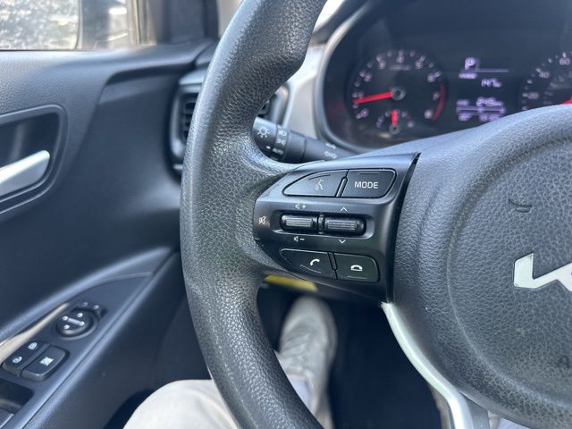 Vehicle image 12 of 31