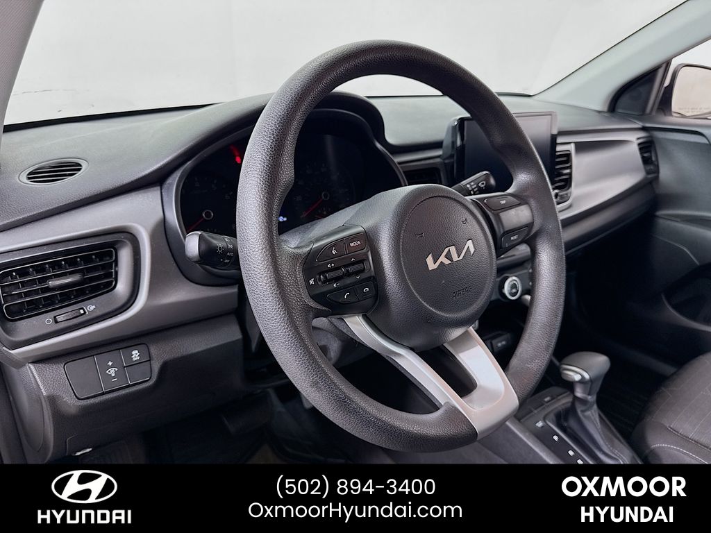 Vehicle image 16 of 29