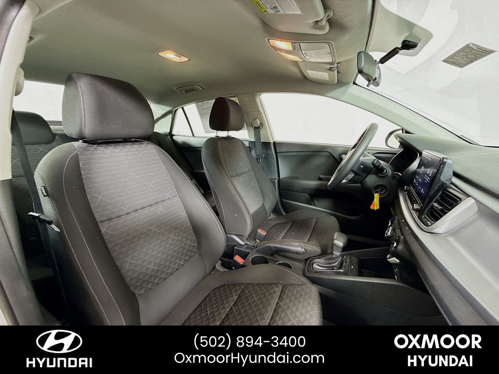 Vehicle image 22 of 29
