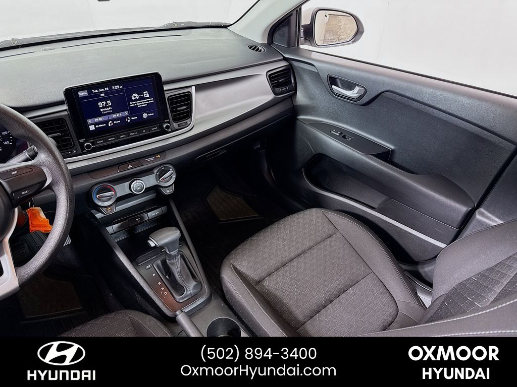 Vehicle image 17 of 29
