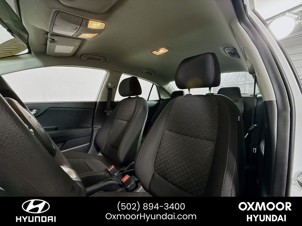 Vehicle image 23 of 29