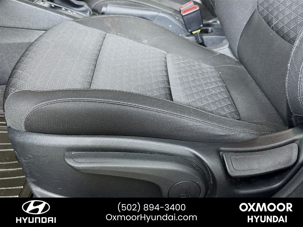 Vehicle image 14 of 29