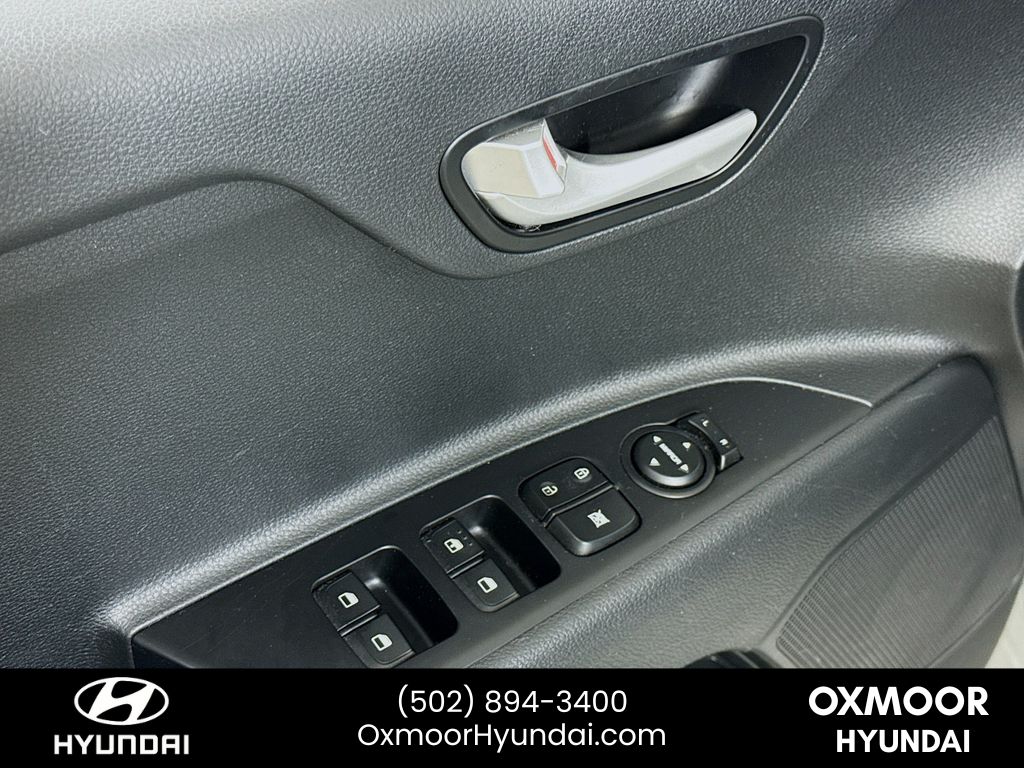 Vehicle image 11 of 29
