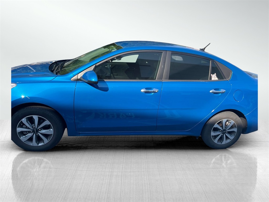 Vehicle image 3 of 3
