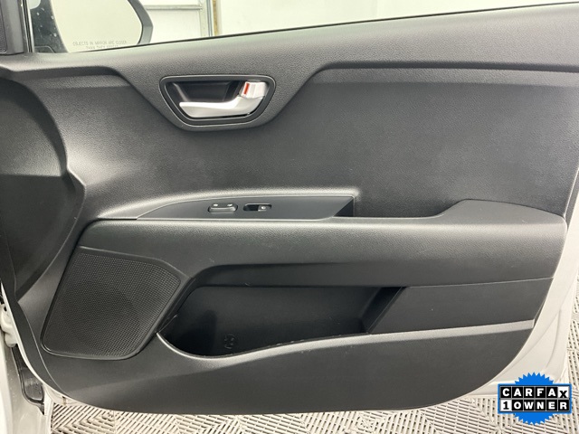 Vehicle image 12 of 23