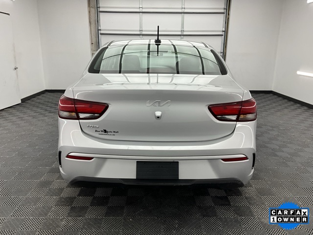 Vehicle image 3 of 23