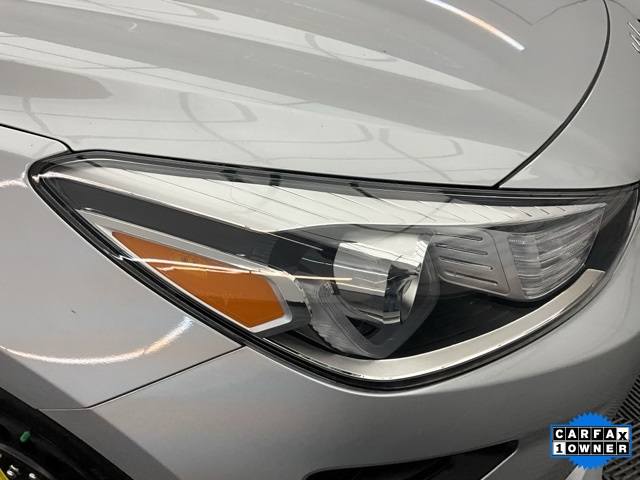Vehicle image 20 of 23
