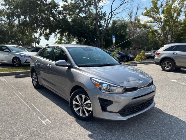 Vehicle image 5 of 20