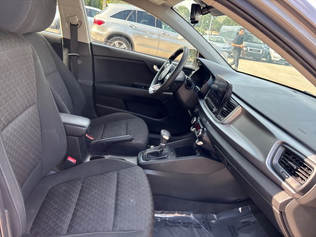 Vehicle image 13 of 20