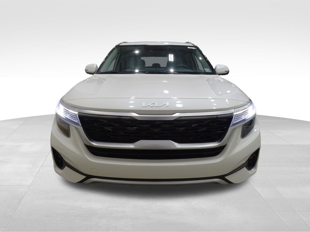 Vehicle image 2 of 39