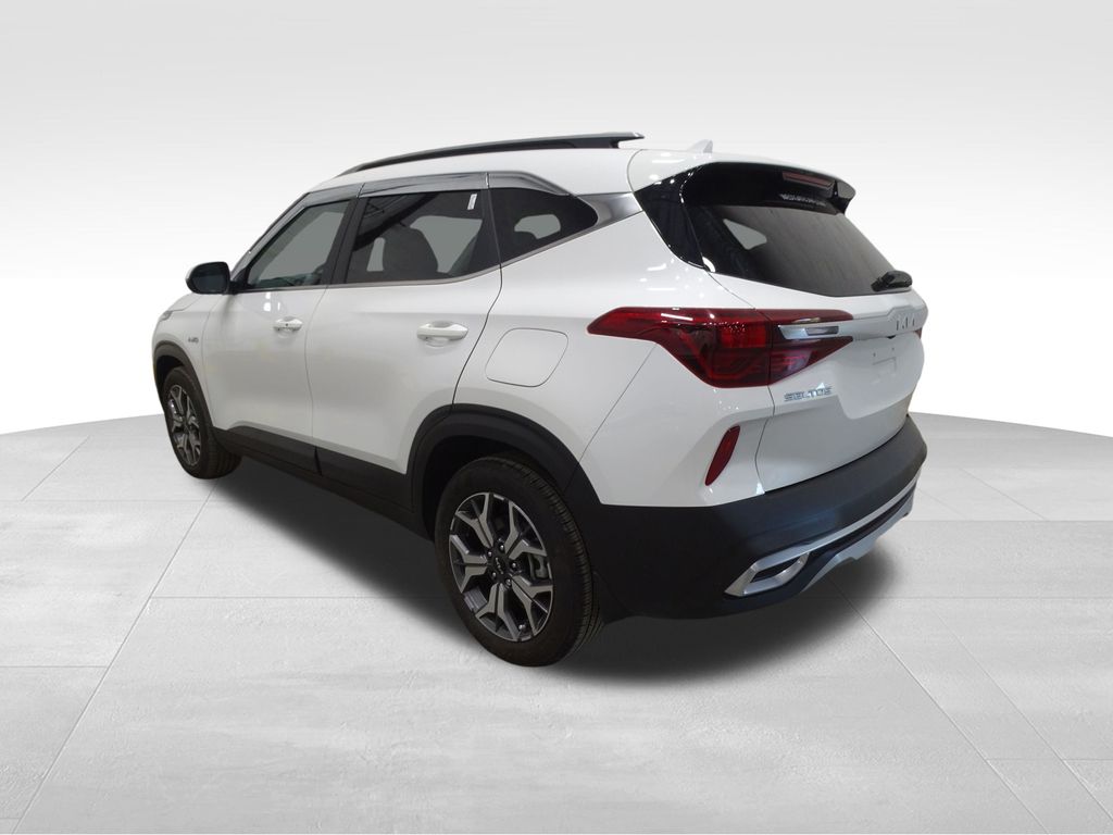 Vehicle image 7 of 39
