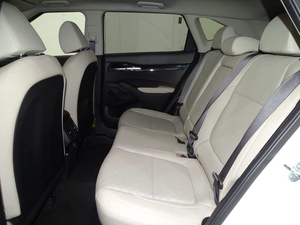 Vehicle image 12 of 39
