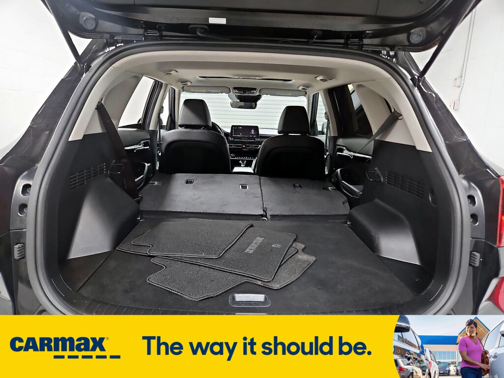 Vehicle image 11 of 30