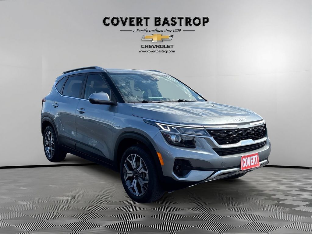 2023 Kia Seltos EX Image 2 of 28