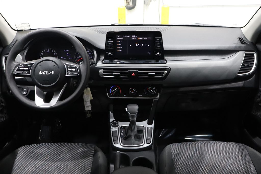 Vehicle image 22 of 37