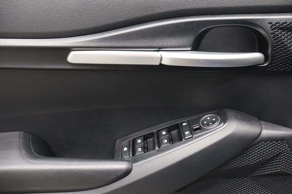 Vehicle image 13 of 37