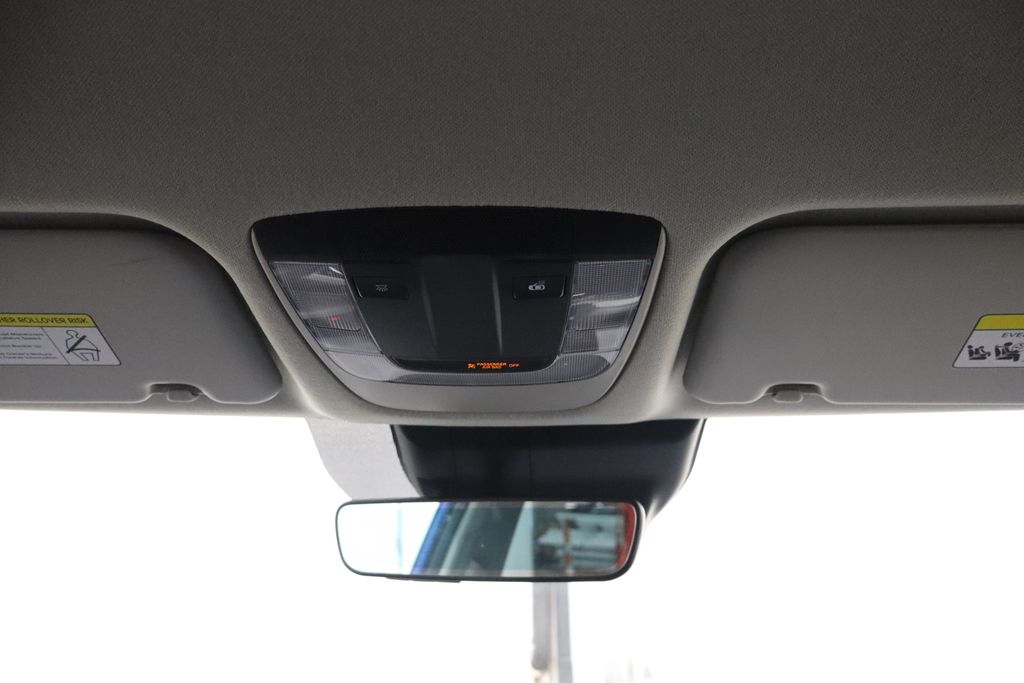 Vehicle image 21 of 37