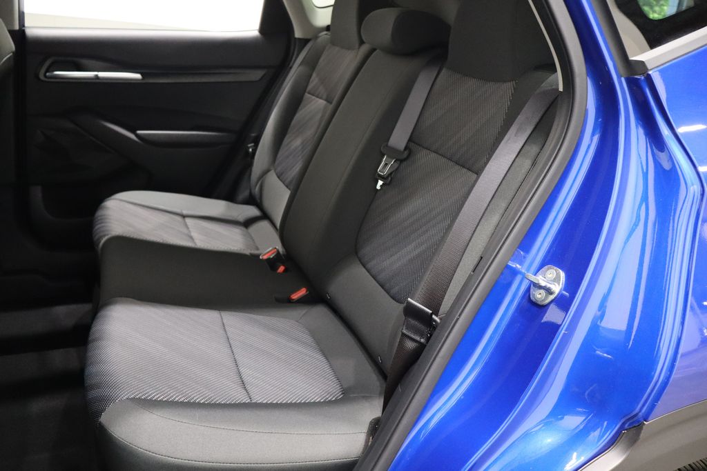 Vehicle image 9 of 37