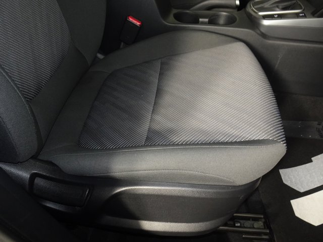 Vehicle image 33 of 41
