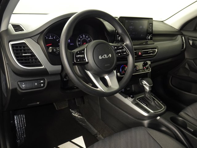 Vehicle image 27 of 41
