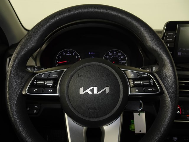 Vehicle image 37 of 41