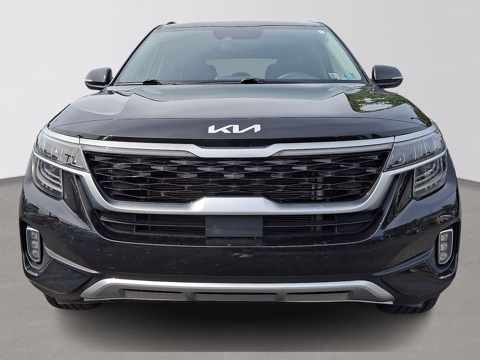 2023 Kia Seltos SX Image 2 of 31