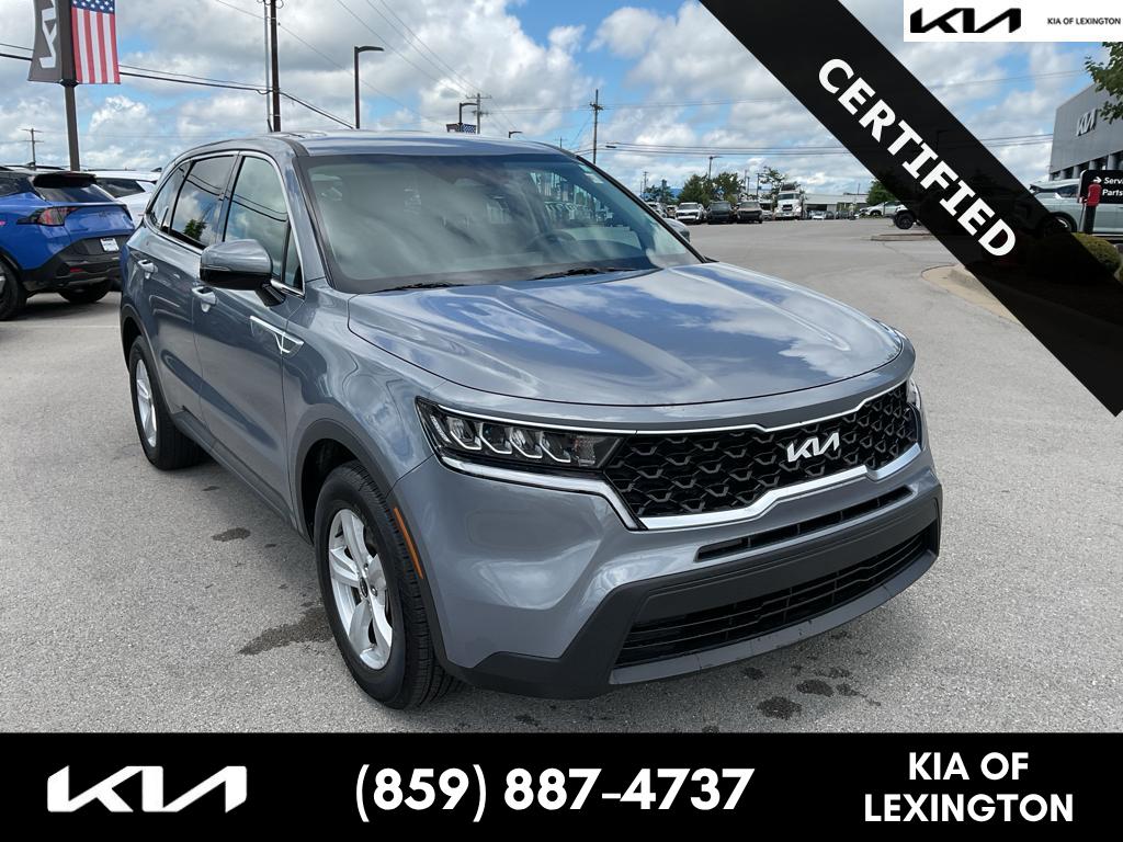 2023 Kia Sorento LX Image 3 of 32