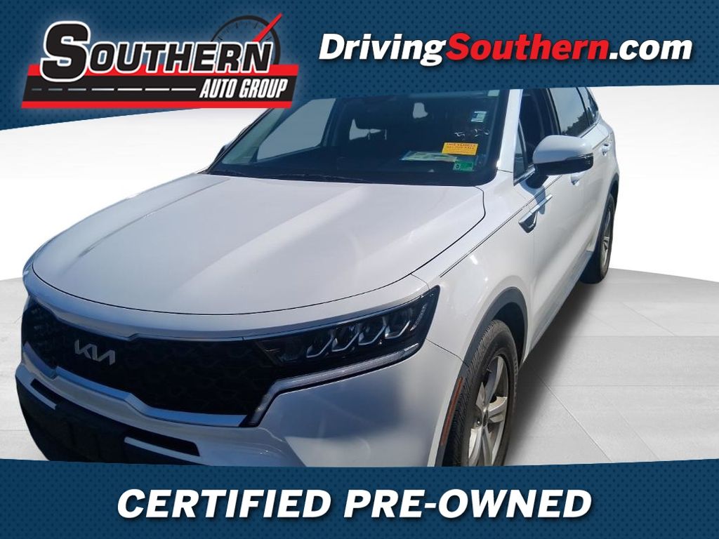 2023 Kia Sorento LX Image 1 of 16