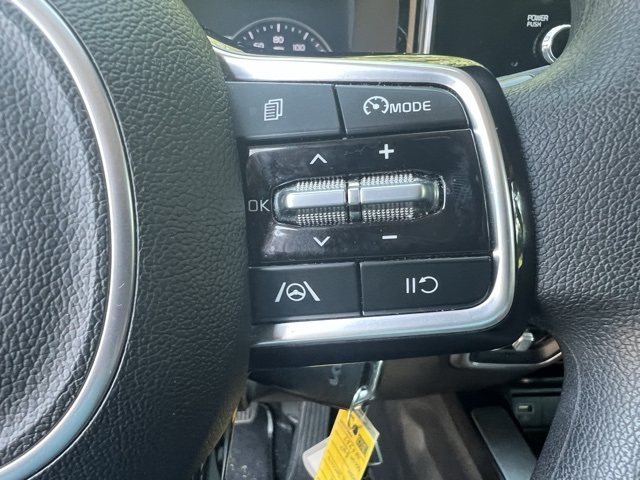 Vehicle image 25 of 31